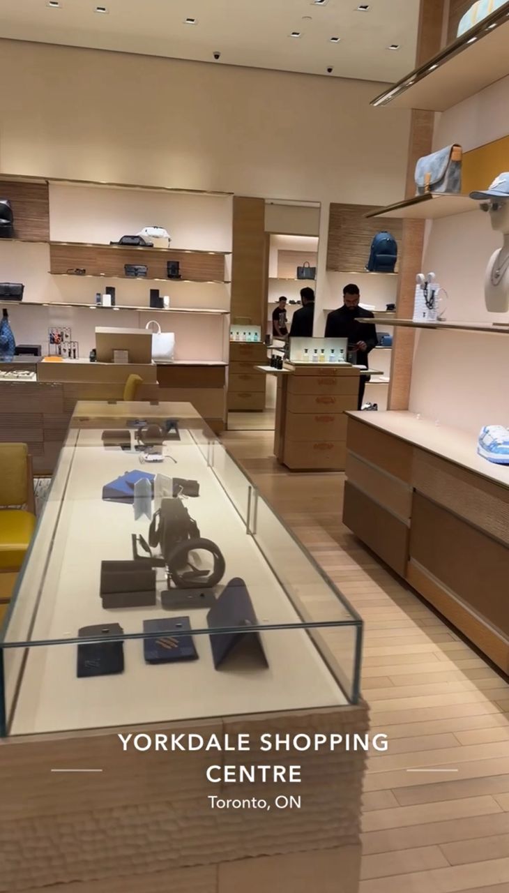 Yorkdale LV Store